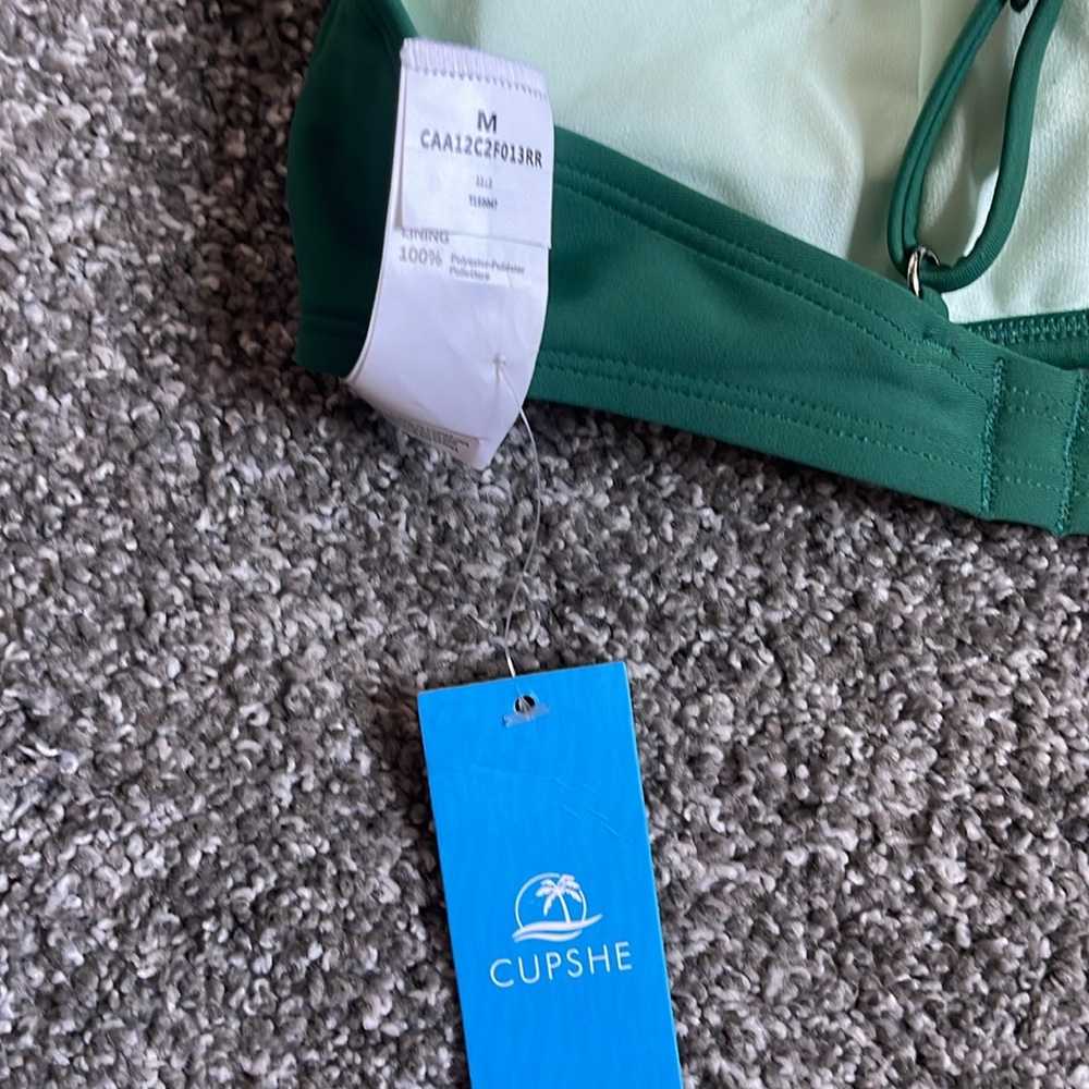NWT Cupshe Green Bikini Top, size Med - Picture 3 of 6